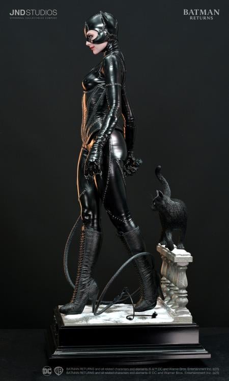 Batman Returns Catwoman 1/3 Scale Statue Gallery Image 5