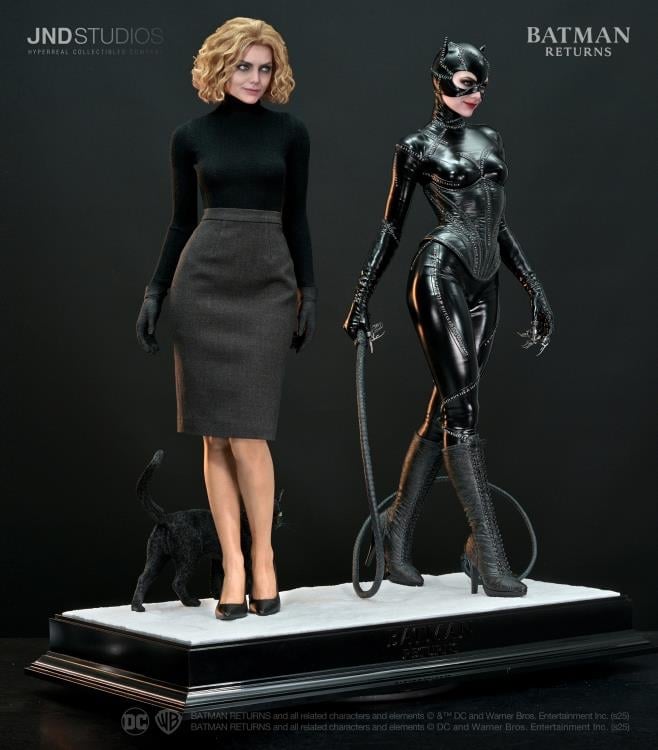 Batman Returns Catwoman (Dual Ver.) 1/3 Scale Statue Gallery Image 6
