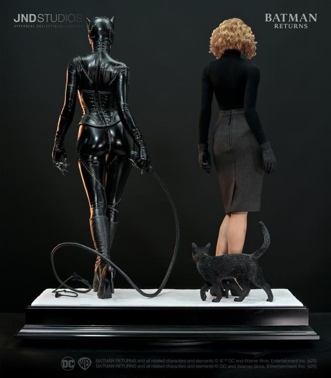 Batman Returns Catwoman (Dual Ver.) 1/3 Scale Statue Gallery Image 9
