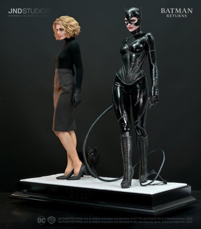 Batman Returns Catwoman (Dual Ver.) 1/3 Scale Statue Gallery Image 8