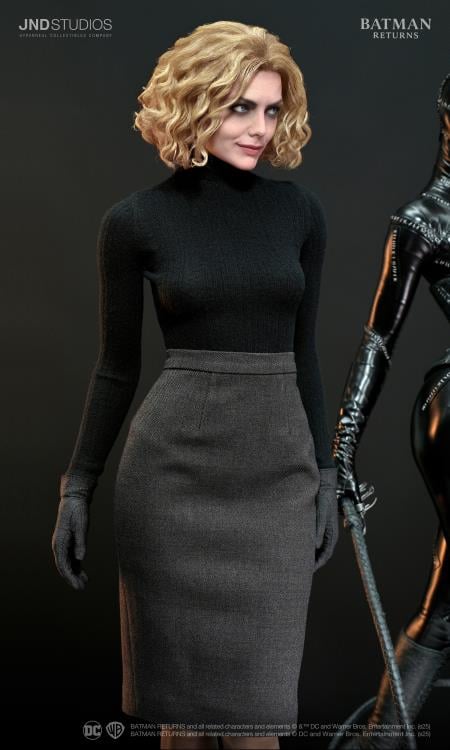 Batman Returns Catwoman (Dual Ver.) 1/3 Scale Statue Gallery Image 13
