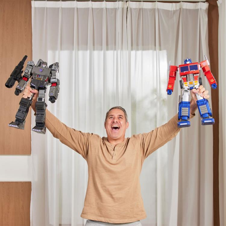 Transformers Flagship Series Megatron Auto-Converting Robot Gallery Image 20