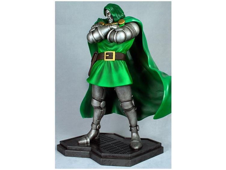 Marvel Vs. Capcom 3:  Doctor Doom 1/4 Scale Statue Gallery Image 2