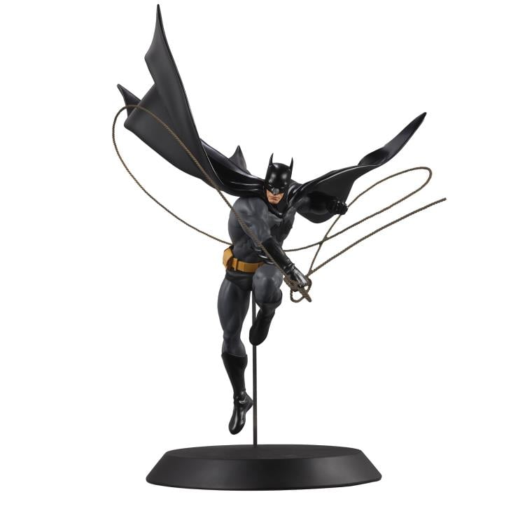 DC Comics DC Designer Series Batman 1/6 Scale Limited Edition Statue (Dan Mora) Gallery Image 3