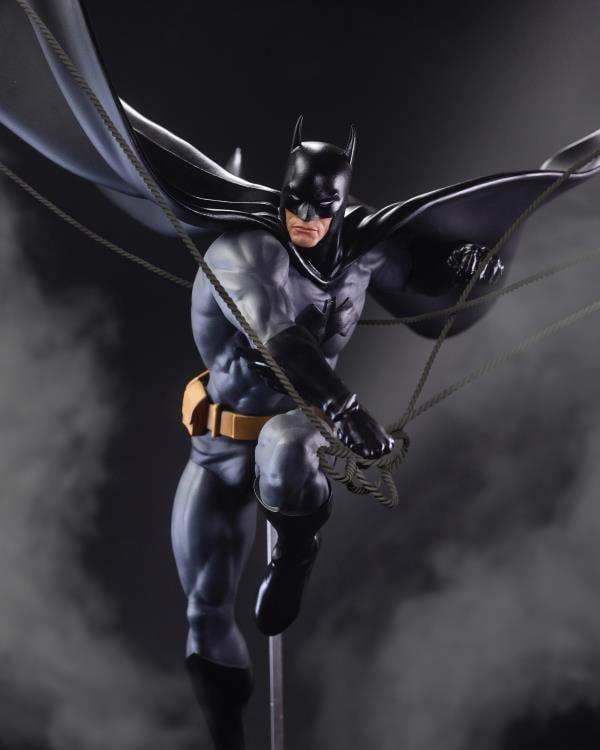 DC Comics DC Designer Series Batman 1/6 Scale Limited Edition Statue (Dan Mora) Gallery Image 14