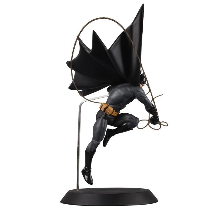 DC Comics DC Designer Series Batman 1/6 Scale Limited Edition Statue (Dan Mora) Gallery Image 6