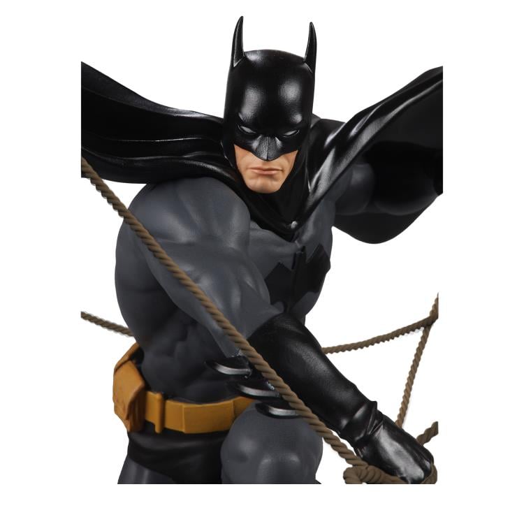 DC Comics DC Designer Series Batman 1/6 Scale Limited Edition Statue (Dan Mora) Gallery Image 9