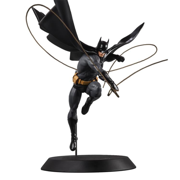 DC Comics DC Designer Series Batman 1/6 Scale Limited Edition Statue (Dan Mora) Gallery Image 7