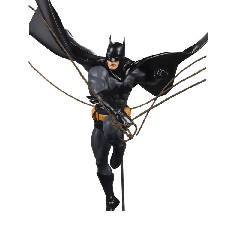 DC Comics DC Designer Series Batman 1/6 Scale Limited Edition Statue (Dan Mora) Gallery Image 8