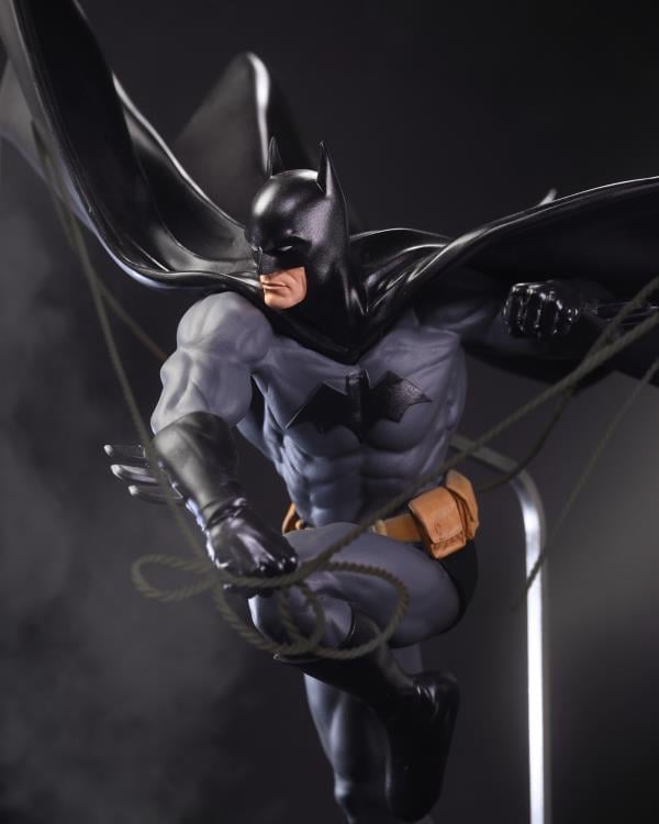 DC Comics DC Designer Series Batman 1/6 Scale Limited Edition Statue (Dan Mora) Gallery Image 13