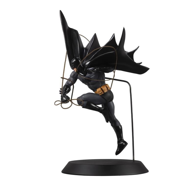 DC Comics DC Designer Series Batman 1/6 Scale Limited Edition Statue (Dan Mora) Gallery Image 4