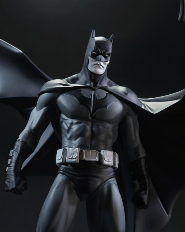 Batman Black & White Batman (Jorge Jimenez) 1/10 Scale Limited