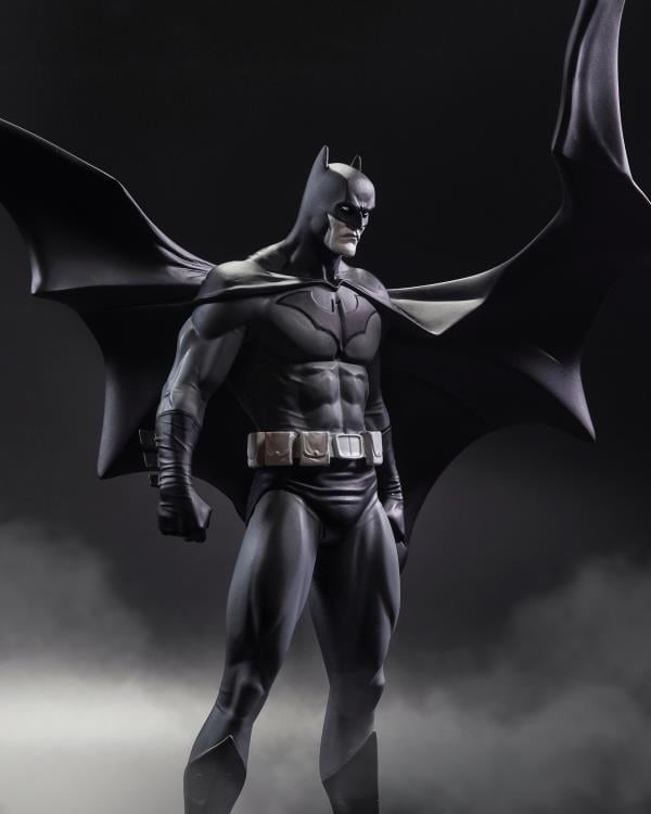 Batman Black & White Batman (Jorge Jimenez) 1/10 Scale Limited Edition Statue Gallery Image 6