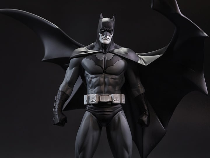 Batman Black & White Batman (Jorge Jimenez) 1/10 Scale Limited Edition Statue Gallery Image 1