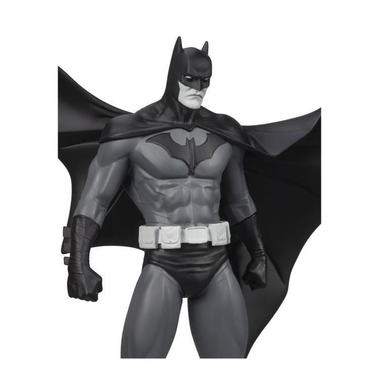 Batman Black & White Batman (Jorge Jimenez) 1/10 Scale Limited Edition Statue Gallery Image 11