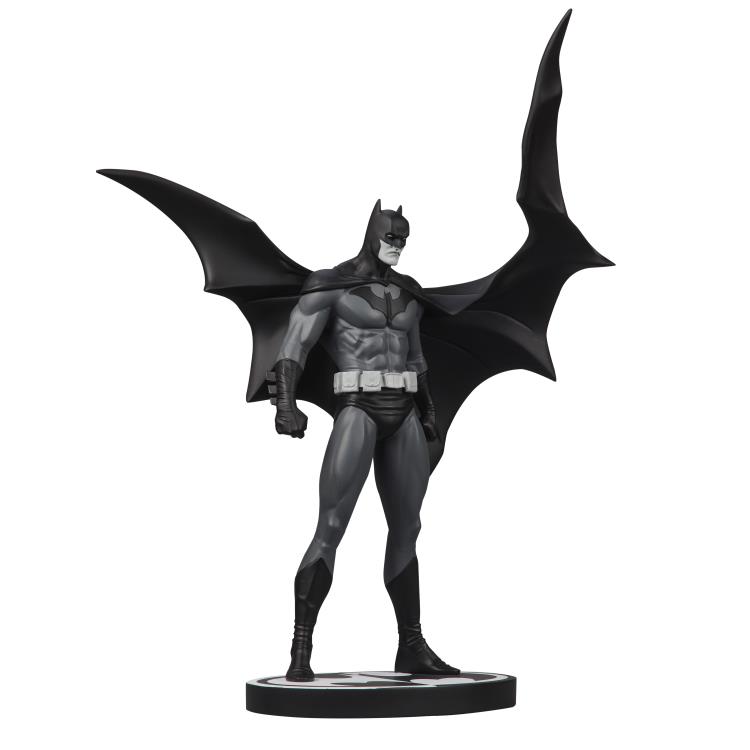 Batman Black & White Batman (Jorge Jimenez) 1/10 Scale Limited Edition Statue Gallery Image 10