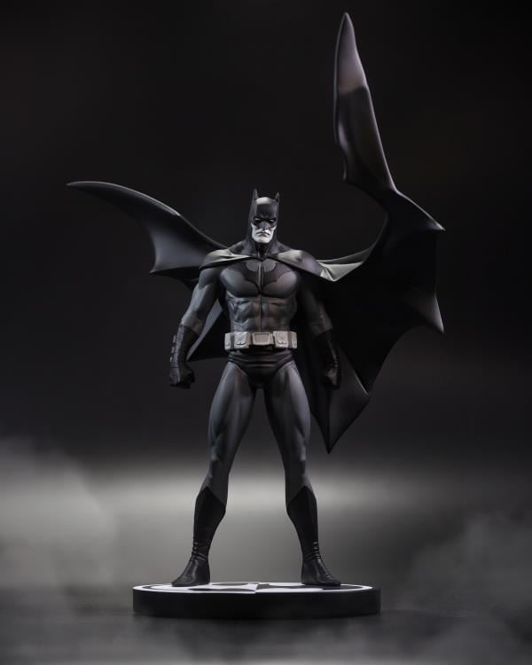 Batman Black & White Batman (Jorge Jimenez) 1/10 Scale Limited