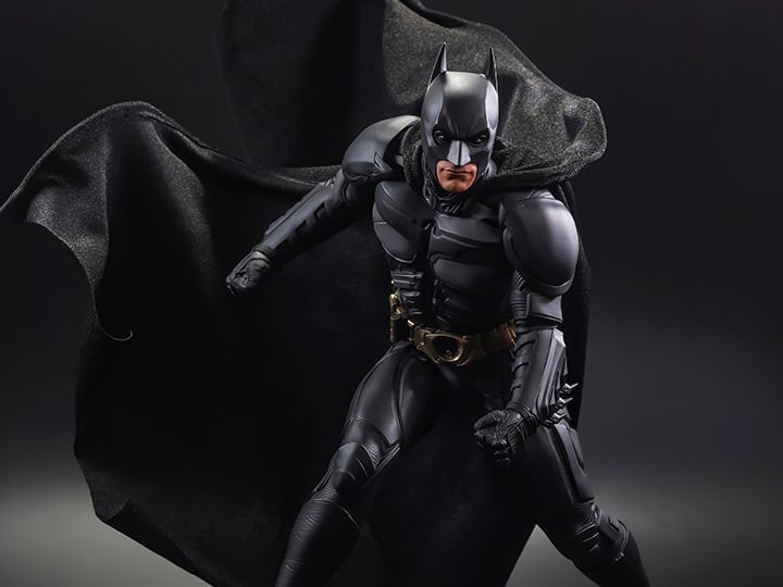 The Dark Knight DC Movie Statues Batman 1/6 Scale Limited Edition Statue Gallery Image 1