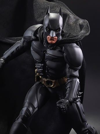 The Dark Knight DC Movie Statues Batman 1/6 Scale Limited Edition Statue Gallery Image 2