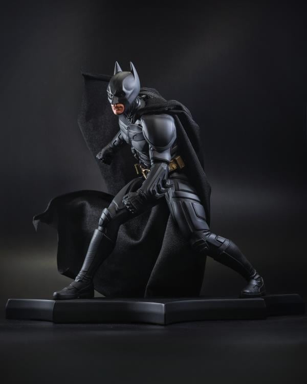 The Dark Knight DC Movie Statues Batman 1/6 Scale Limited Edition Statue Gallery Image 7
