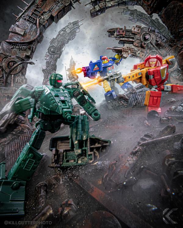 Transformers: Legacy United Generations Selects Deluxe Go-Bot Guardians Three Pack Gallery Image 4