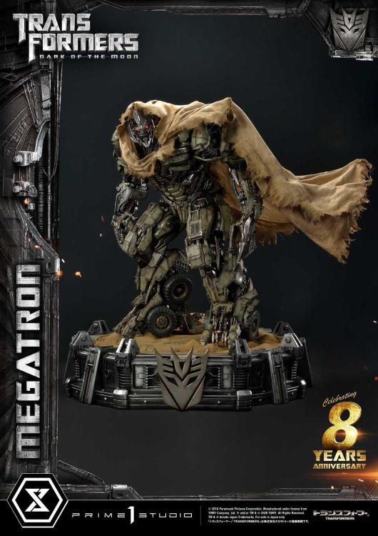 Transformers: Dark of the Moon Museum Masterline Megatron Statue Gallery Image 3