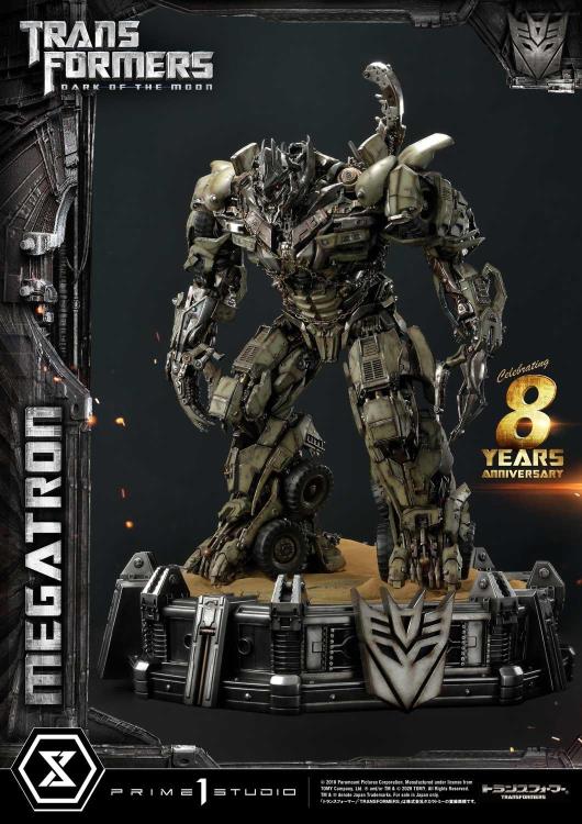 Transformers: Dark of the Moon Museum Masterline Megatron Statue Gallery Image 7