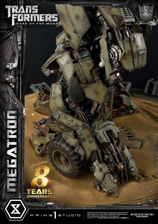 Transformers: Dark of the Moon Museum Masterline Megatron Statue Gallery Image 18