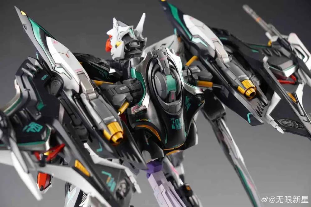 Infinity Nova Thunderbolt Manta Ray 1/100 Scale Model Kit
