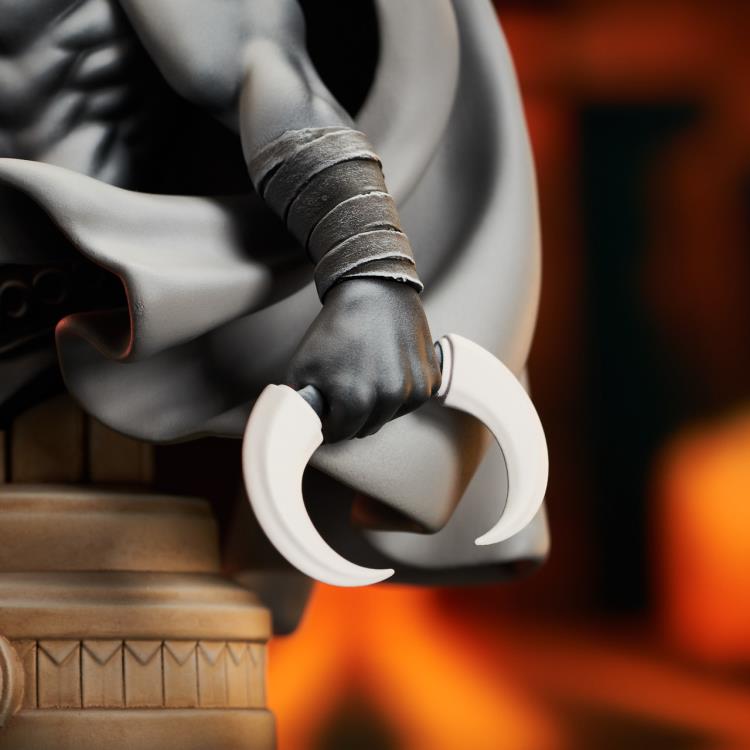 Marvel Comic Moon Knight 1/7 Scale Limited Edition Mini Bust Gallery Image 10