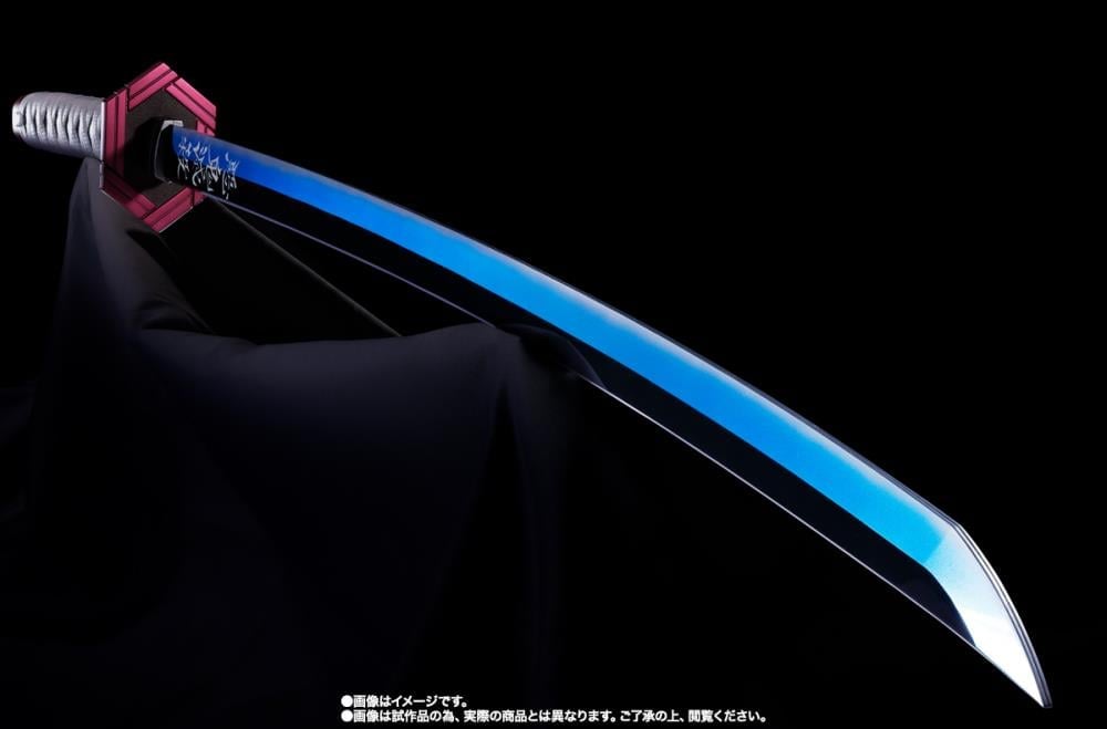 Demon Slayer: Kimetsu no Yaiba Proplica Giyu Tomioka Nichirin Sword Gallery Image 3