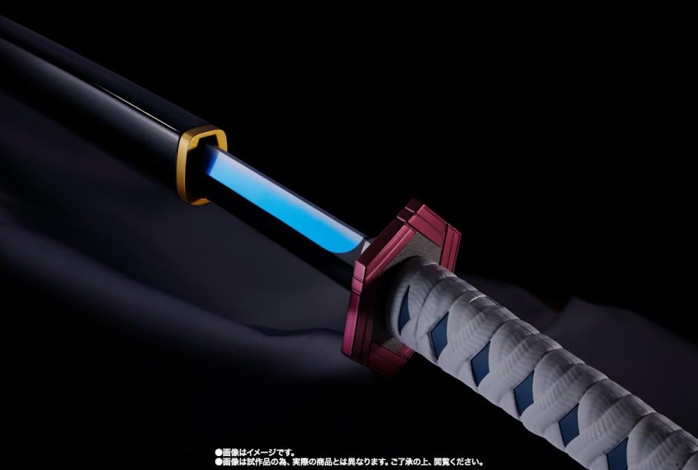 Demon Slayer: Kimetsu no Yaiba Proplica Giyu Tomioka Nichirin Sword Gallery Image 5