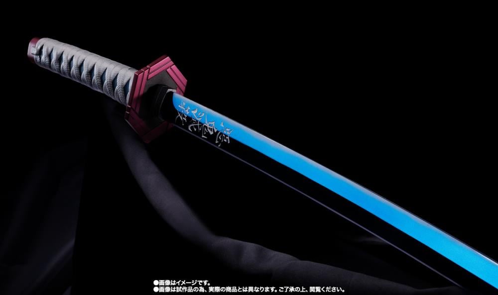 Demon Slayer: Kimetsu no Yaiba Proplica Giyu Tomioka Nichirin Sword Gallery Image 4