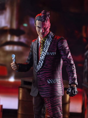 Batman Forever DC Multiverse Two-Face Action Figure (Collect to Build: Nightmare Bat) Gallery Image 2