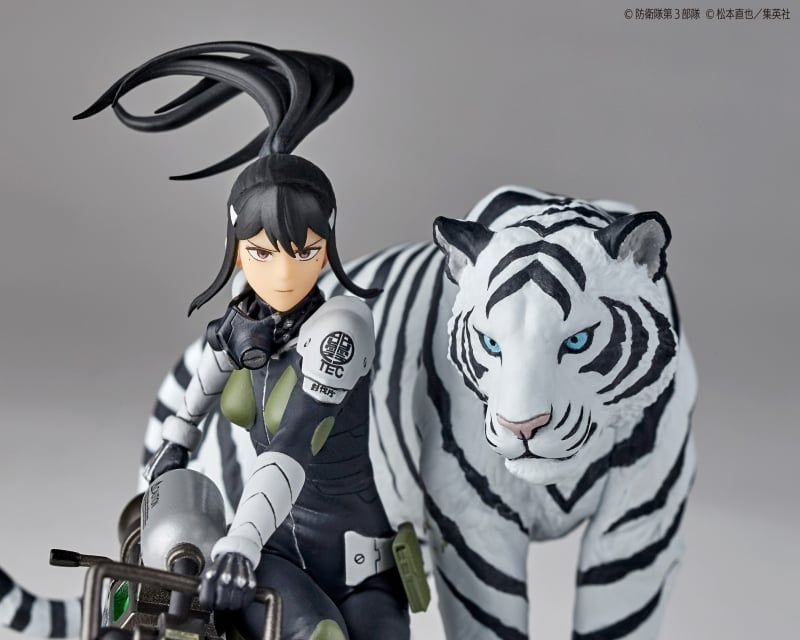 Kaiju No. 8 Mina Ashiro and Bakko 1/18 Scale Figure