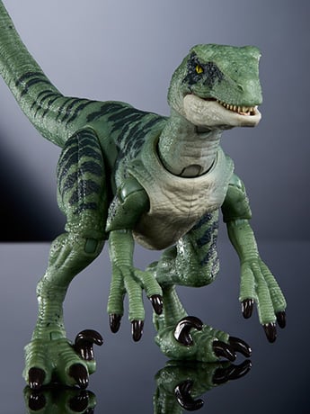 Jurassic World Hammond Collection Velociraptor "Delta" Gallery Image 2