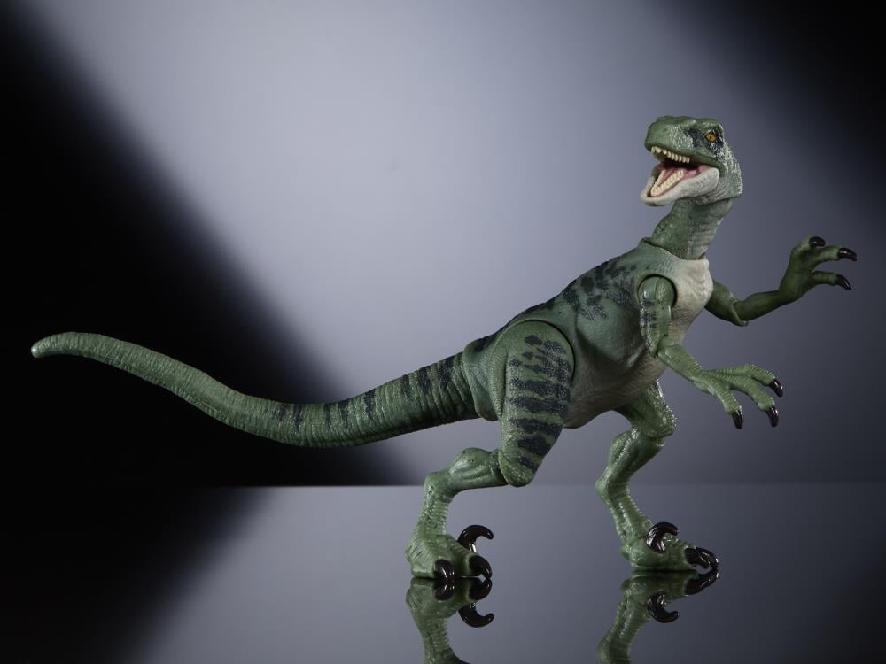 Jurassic World Hammond Collection Velociraptor "Delta" Gallery Image 4