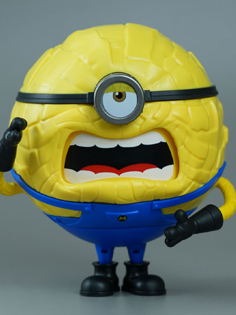 Despicable Me 4 Mega Minion No.4 Jerry Model Kit Gallery Image 2