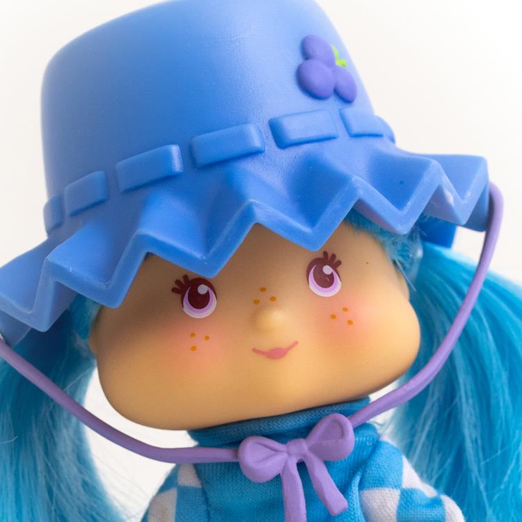 Strawberry Shortcake Blueberry Muffin 5.5" Fashion Doll Gallery Image 4
