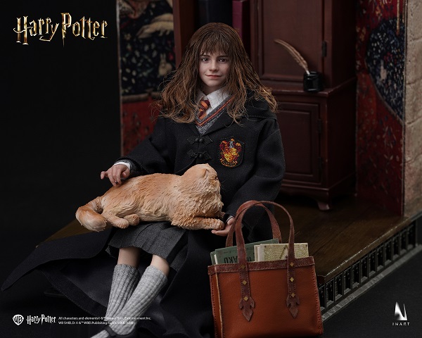Harry Potter InArt Hermione Granger 1/6 Scale Figure Gallery Image 6