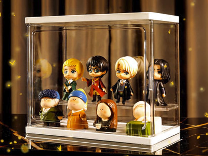 Model One Medium High Display Case Gallery Image 1