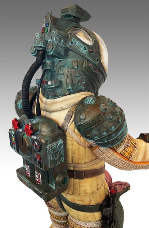 Alien Officer Kane 1/4 Scale Limited Edition Statue Gallery Image 13