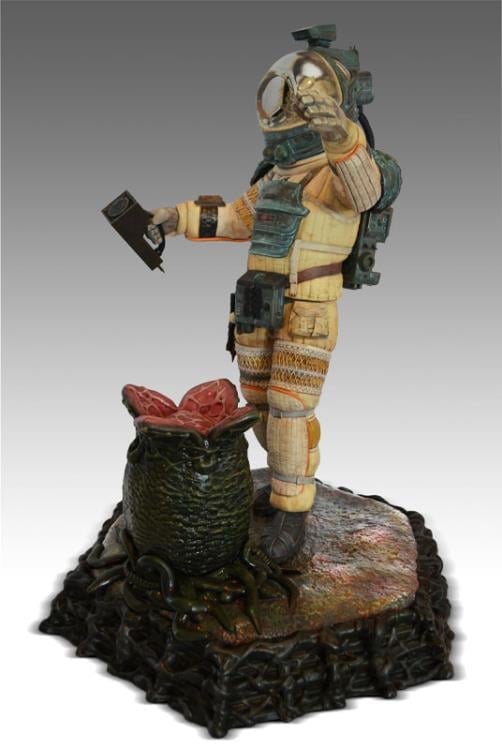 Alien Officer Kane 1/4 Scale Limited Edition Statue Gallery Image 6