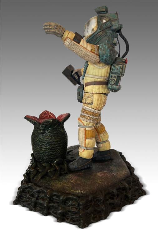 Alien Officer Kane 1/4 Scale Limited Edition Statue Gallery Image 7