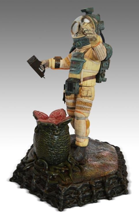 Alien Officer Kane 1/4 Scale Limited Edition Statue Gallery Image 4
