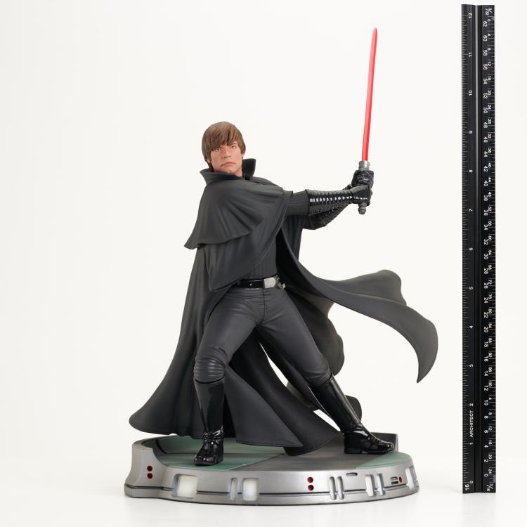 Star Wars: Dark Empire Premier Collection Luke Skywalker 1/7 Scale Limited Edition Statue Gallery Image 12