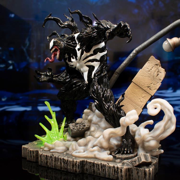 Marvel's Spider-Man 2 Gallery Venom Figure Diorama