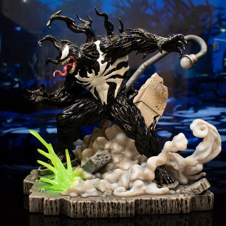 Marvel's Spider-Man 2 Gallery Venom Figure Diorama