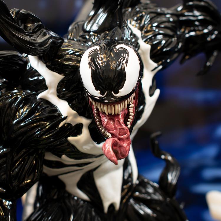 Marvel's Spider-Man 2 Gallery Venom Figure Diorama