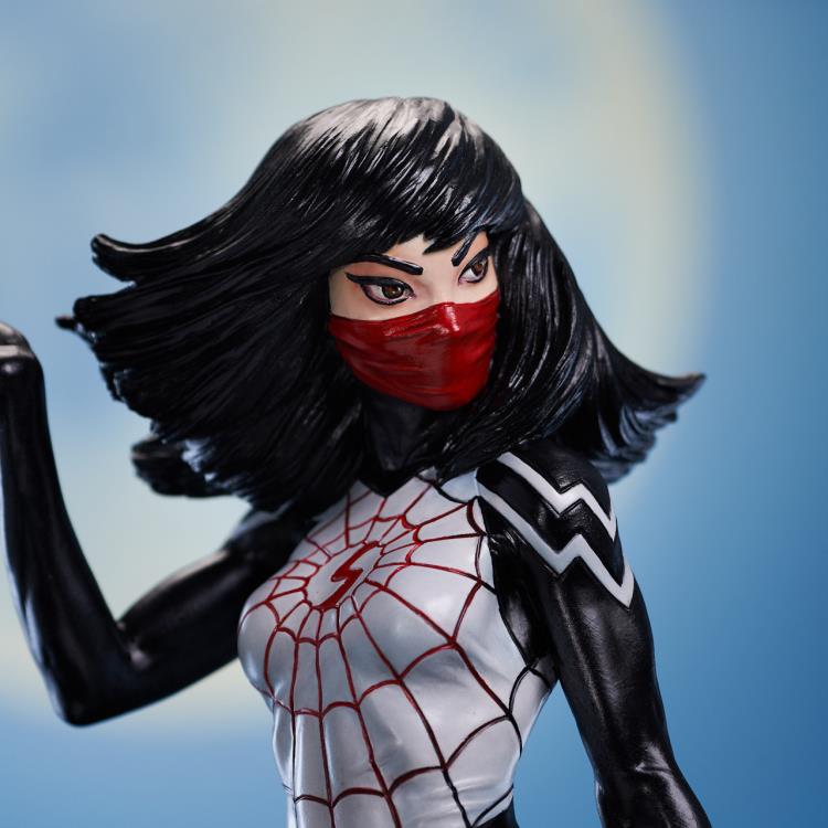 Marvel Premier Collection Silk 1/7 Scale Limited Edition Statue Gallery Image 10